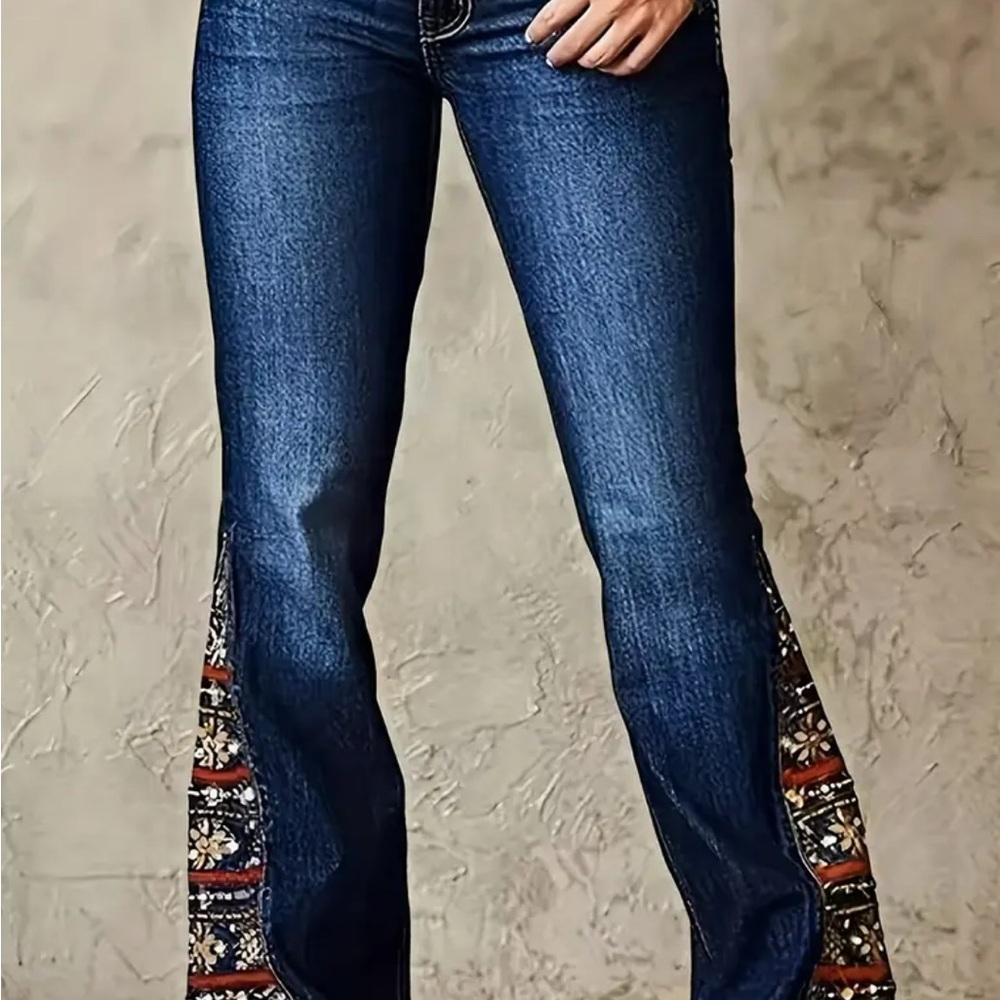 Embroidered Blue Jeans size large - Picture 6 of 6